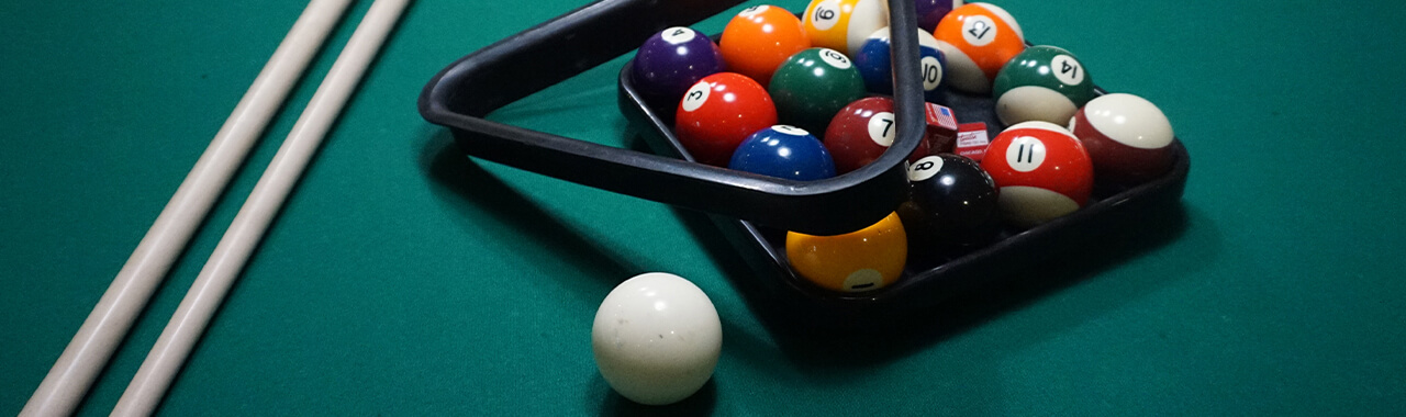 Gilde Bowling Wandsbek Billard Kugeln mit Zubehör spielbereit