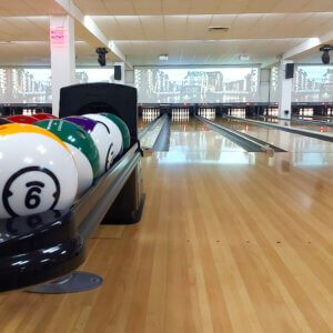 Bowlingbahn in Hamburg Wandsbek mit Lane und Ballannahme