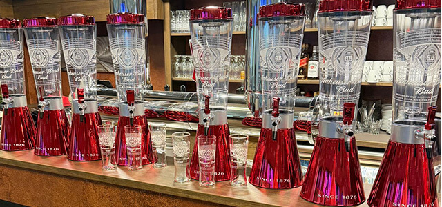 Anheuser Busch Bud Biertower 3L auf dem Tresen von Gilde Bowling Wandsbek